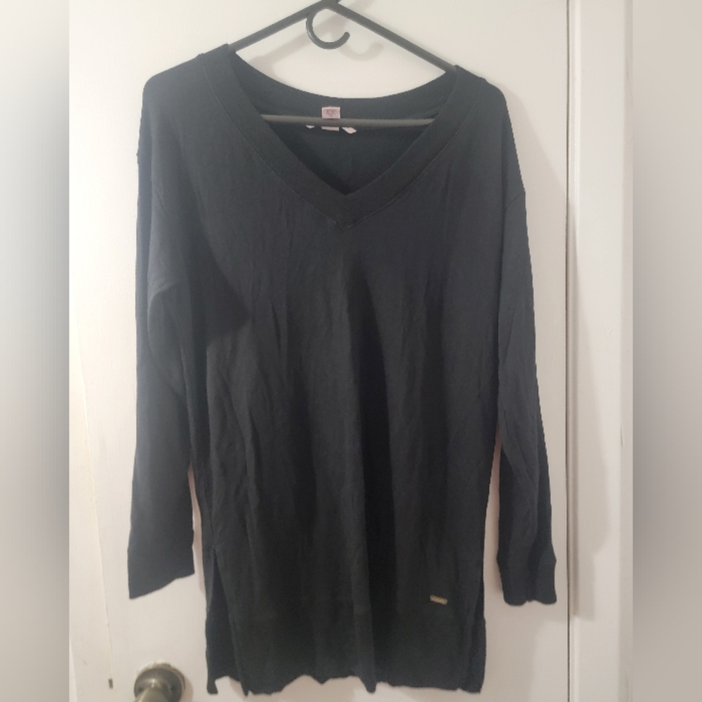 Free** Victoria's Secret Black V-Neck Long Sleeve Slit Side Tunic Dress Top